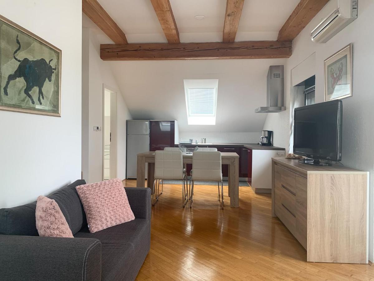 Ela'S Apartment Komenda Εξωτερικό φωτογραφία